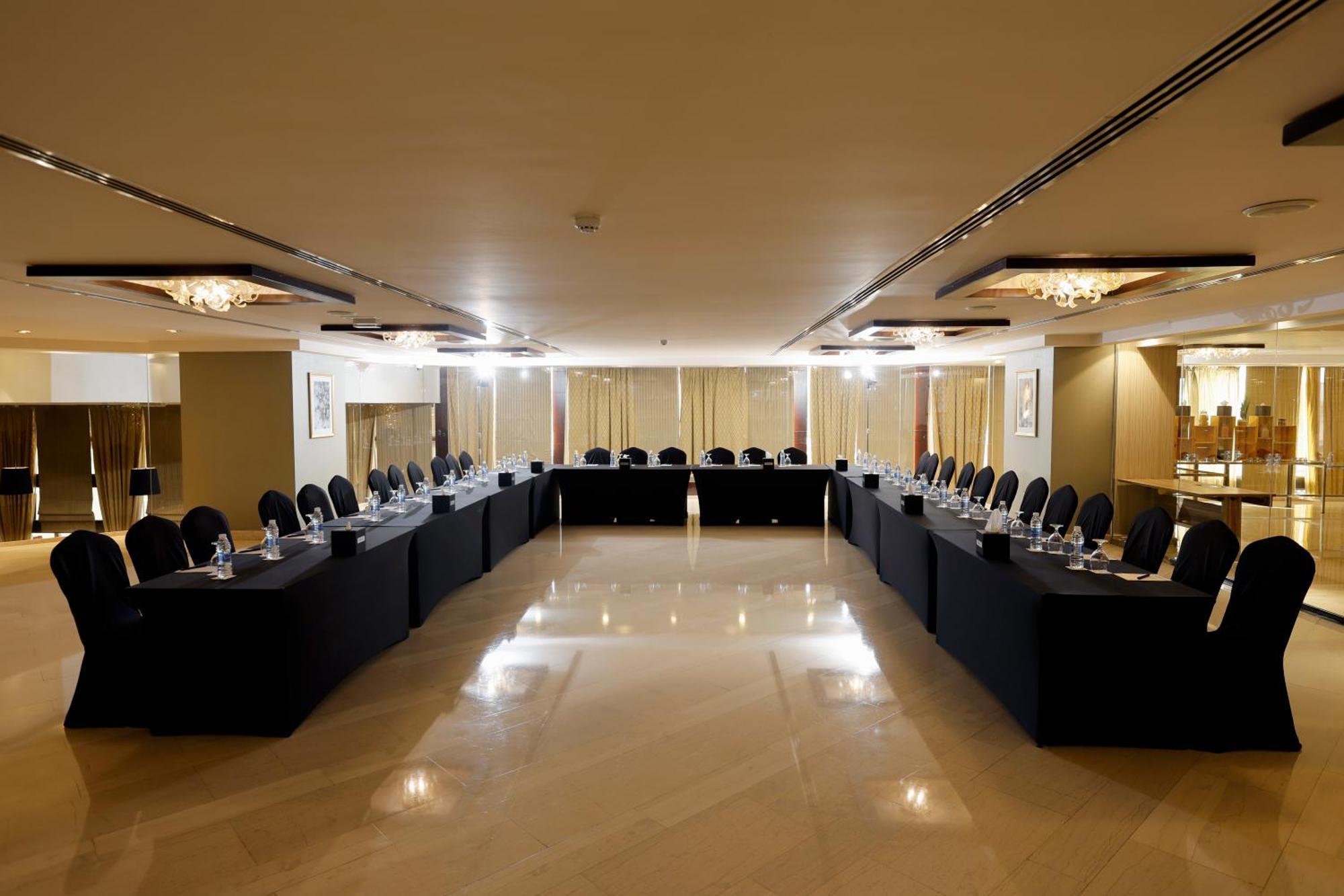 בגדד Babylon Rotana Hotel מראה חיצוני תמונה