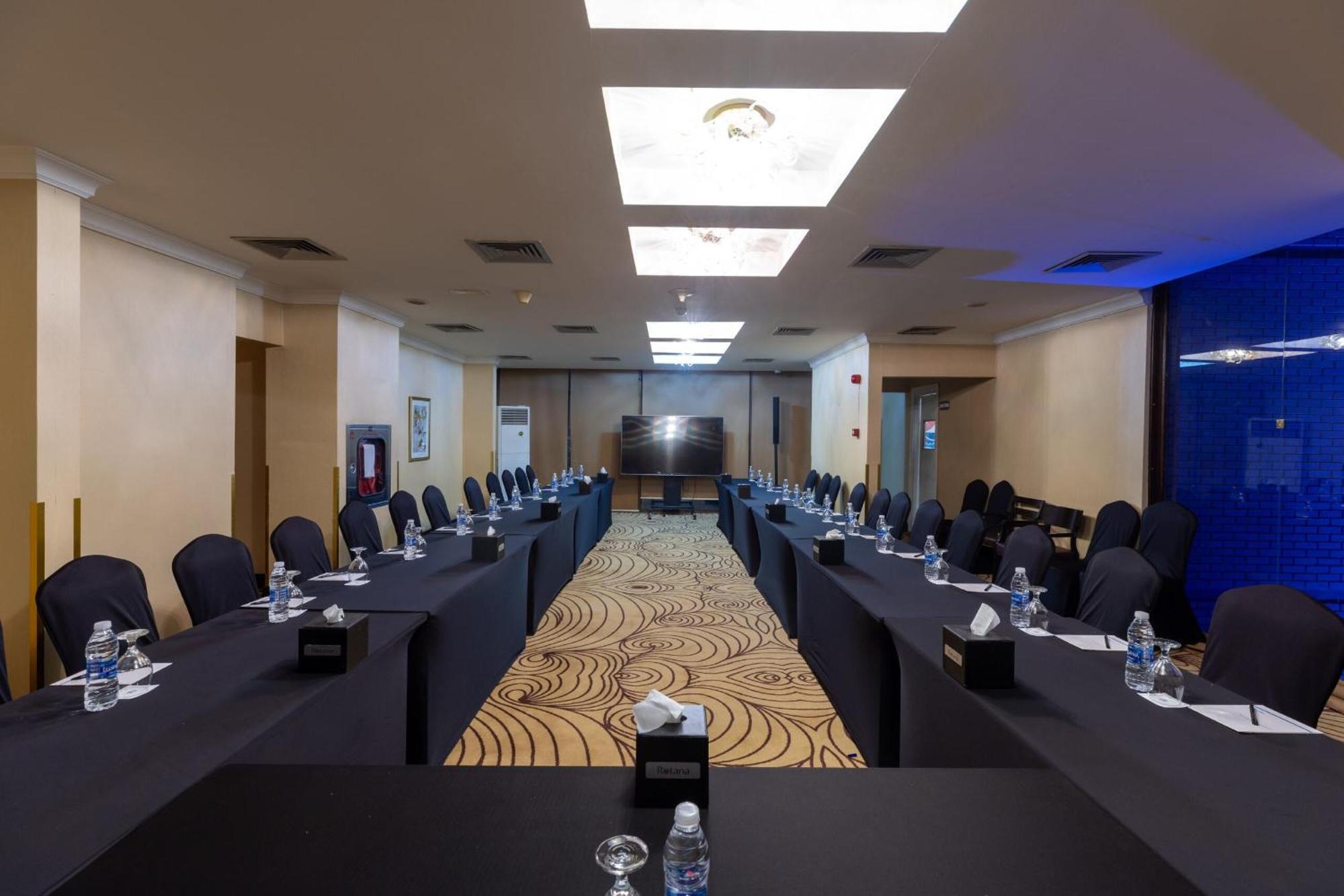 בגדד Babylon Rotana Hotel מראה חיצוני תמונה