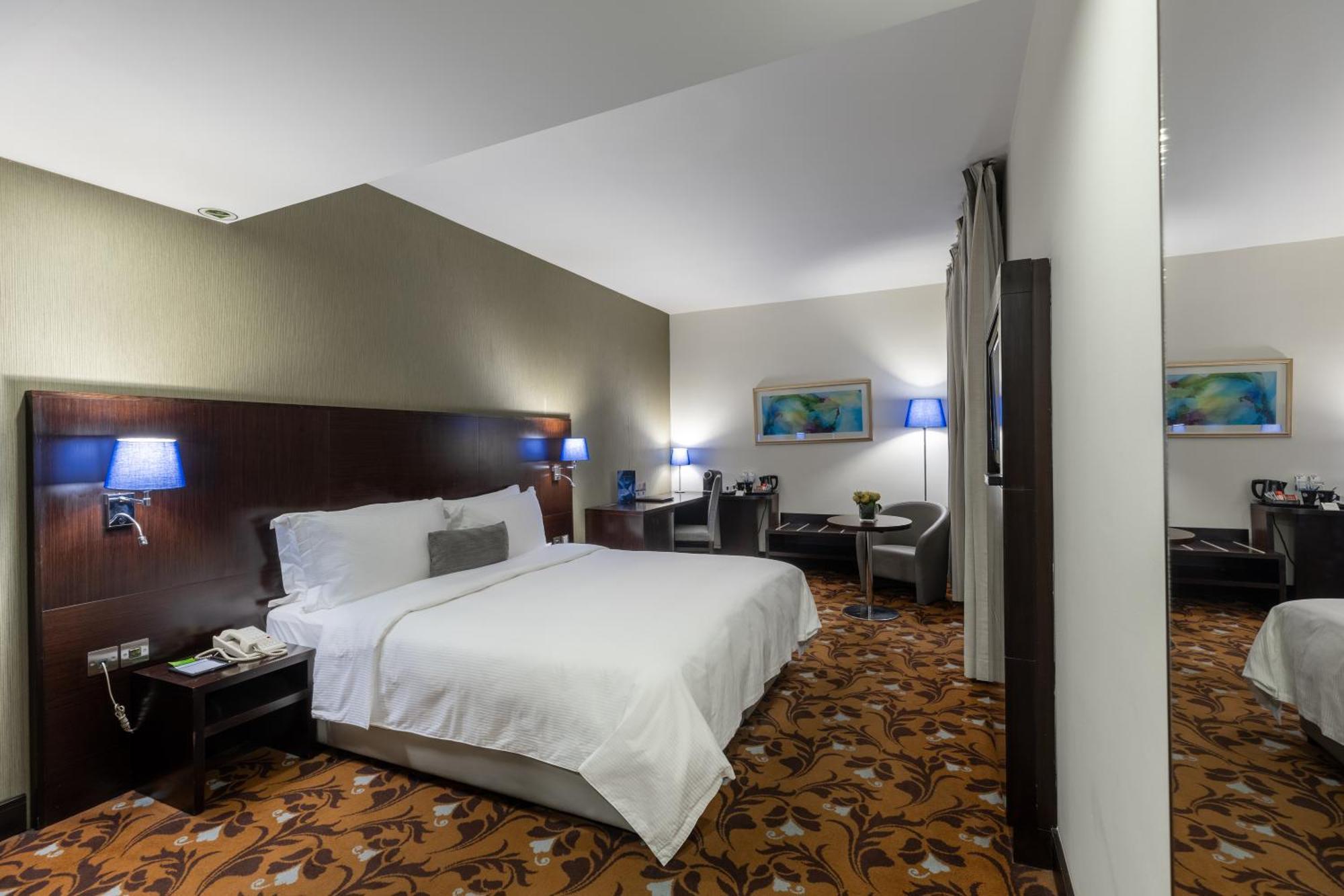 בגדד Babylon Rotana Hotel מראה חיצוני תמונה